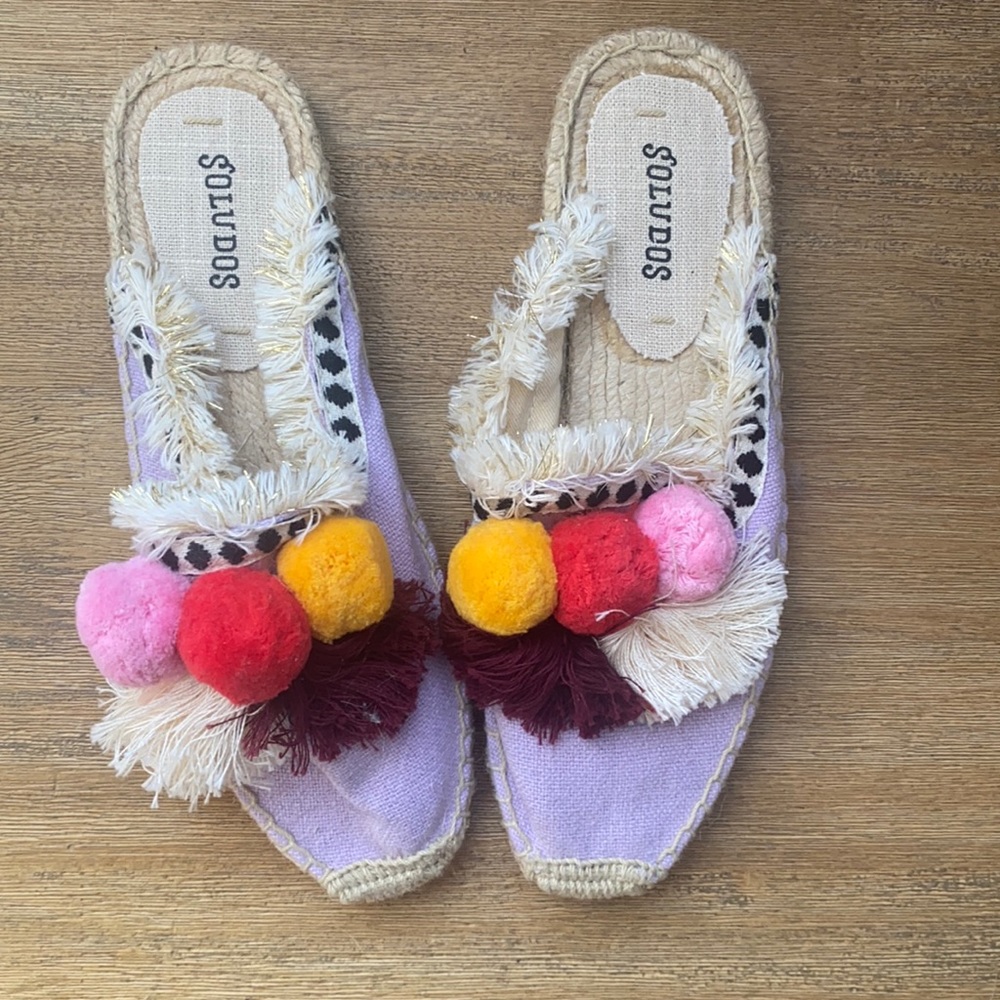 Soludos pom pom mule flats